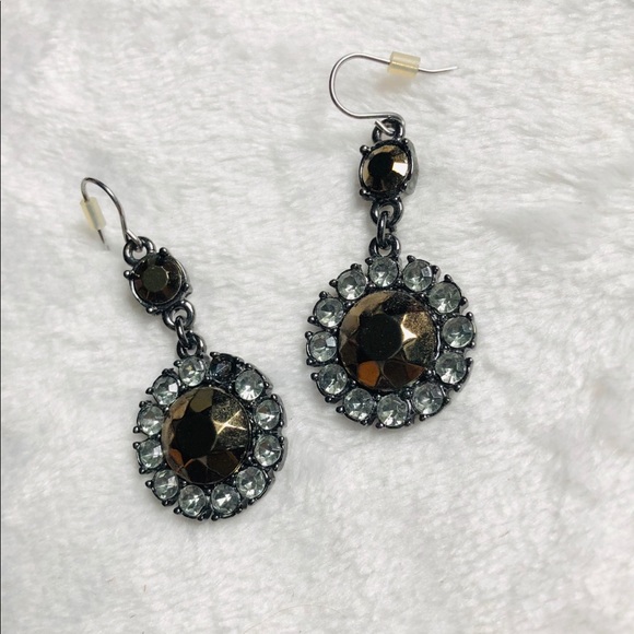 Gorgeous Statement Necklace w/ Matching Earrings - Picture 3 of 5